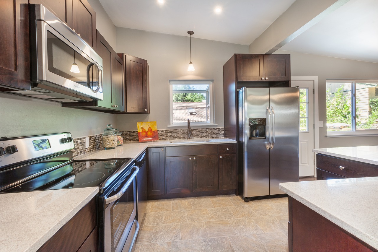 kitchen, dark cabinets, dark cabinetry-3564506.jpg